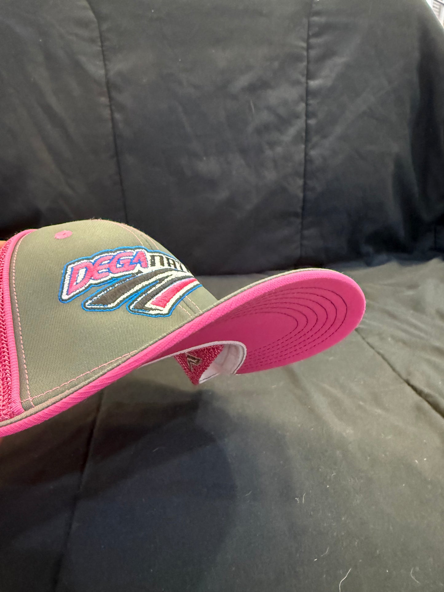 Pink Frosting (Graphite/Pink/Graphite)