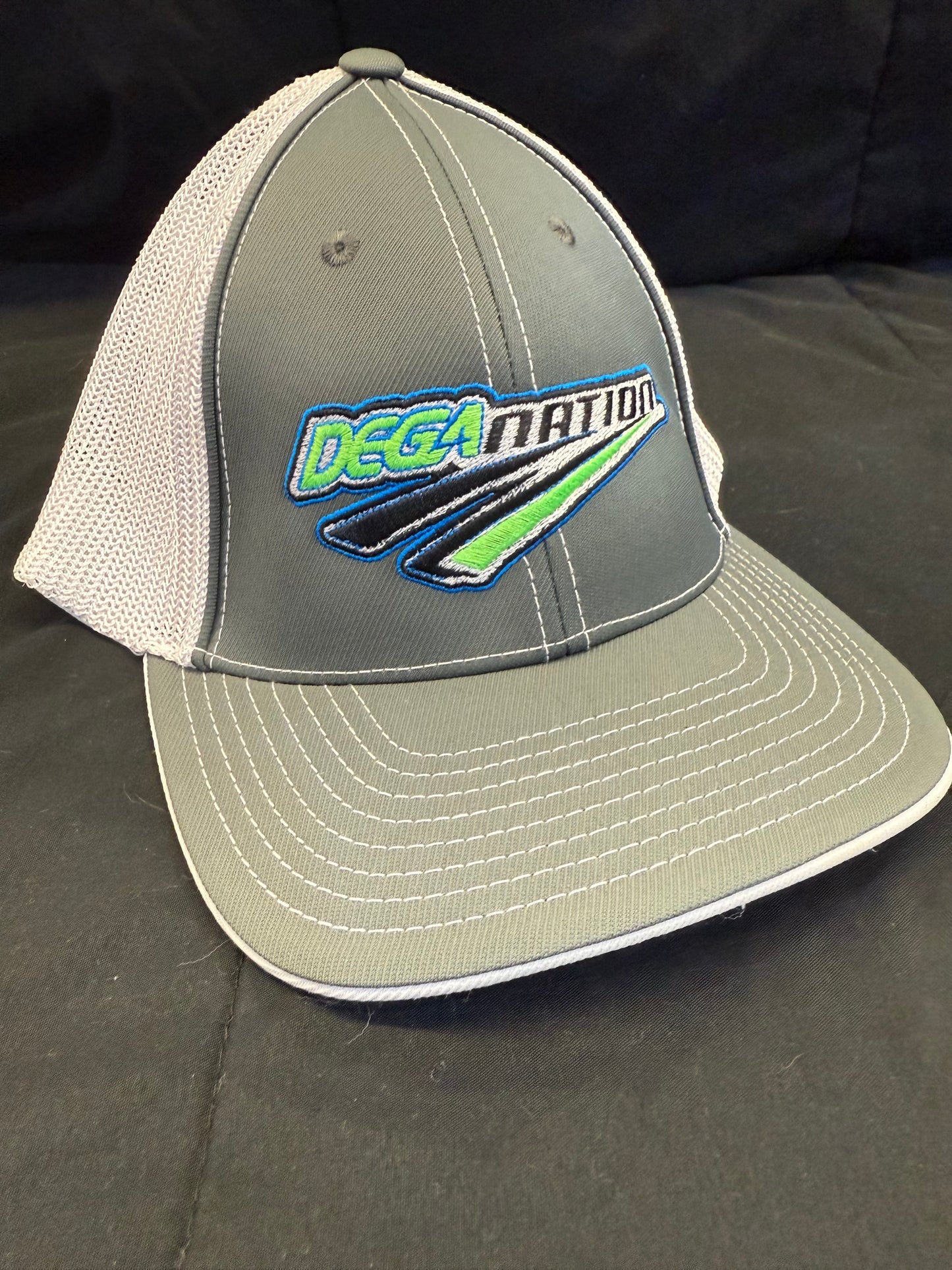 White Trim (Graphite/White/Graphite)