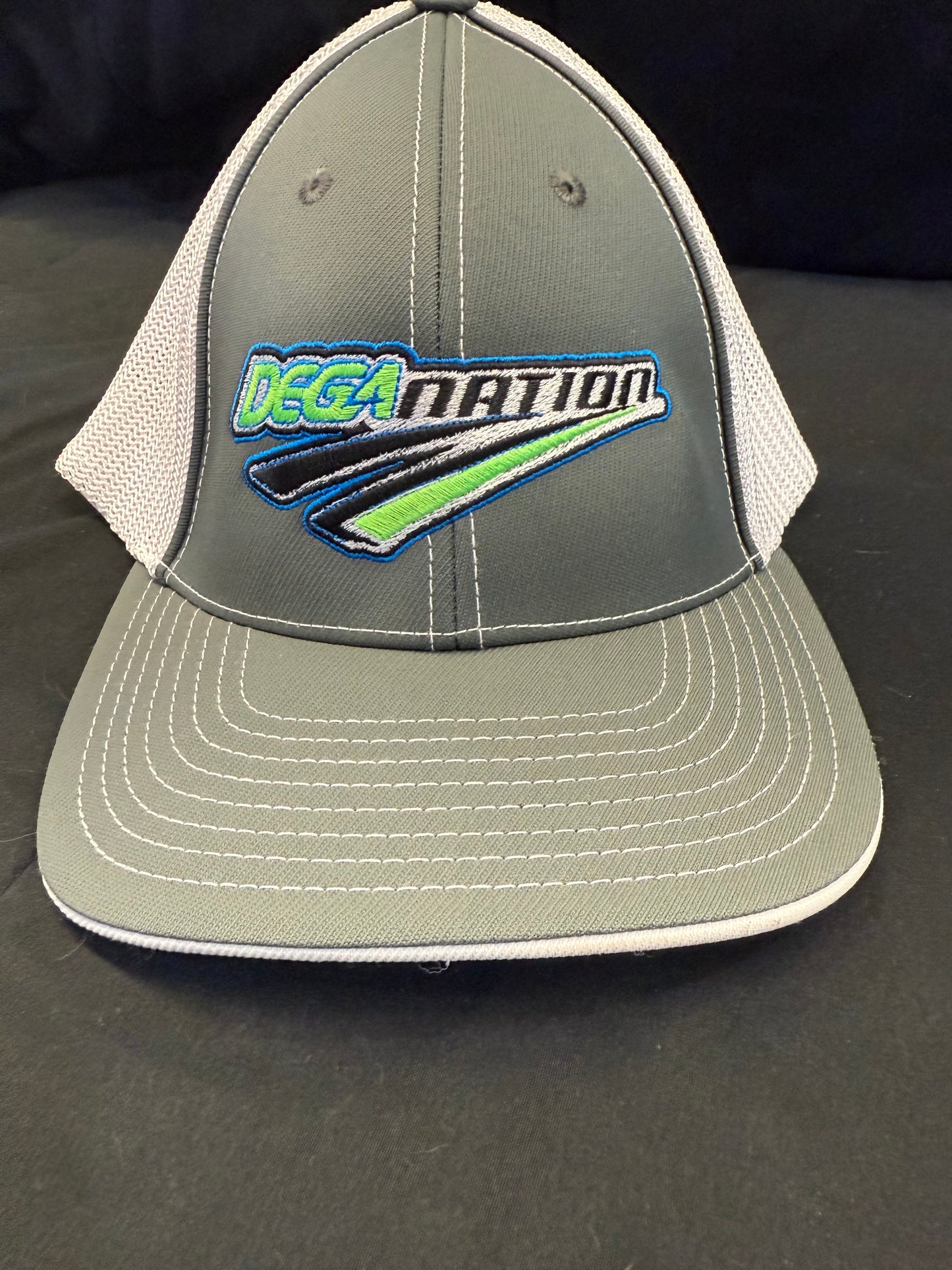 White Trim (Graphite/White/Graphite)