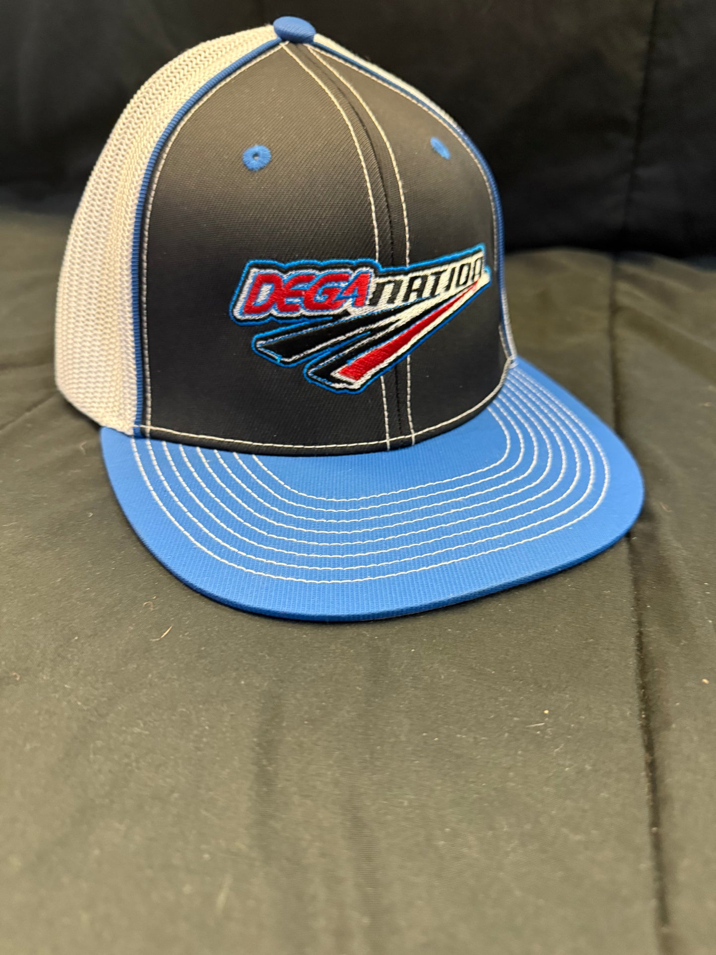 Royale (Black/White/Royal)