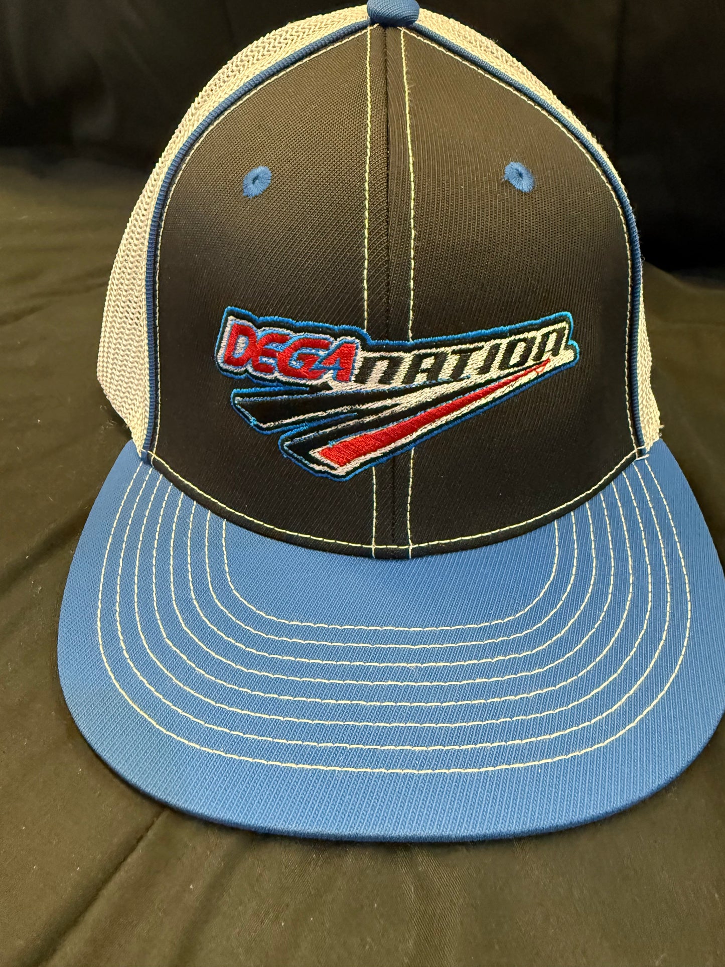 Royale (Black/White/Royal)